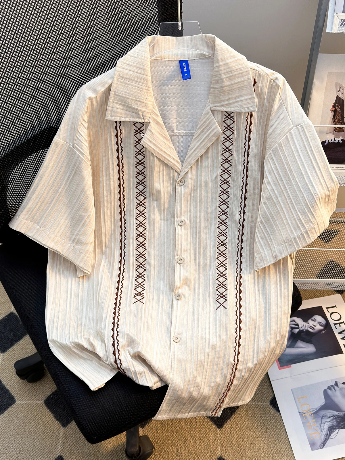 Elegant Ethnic Style Short Sleeve Embroidered Shirt Loose Casual Versatile Simple Fashion Men's Shirt Summer Youth Popular
Elegant Ethnic Style Short Sleeve Embroidered Shirt Loose Casual Versatile Simple Fashion Men's Shirt Summer Youth Popular