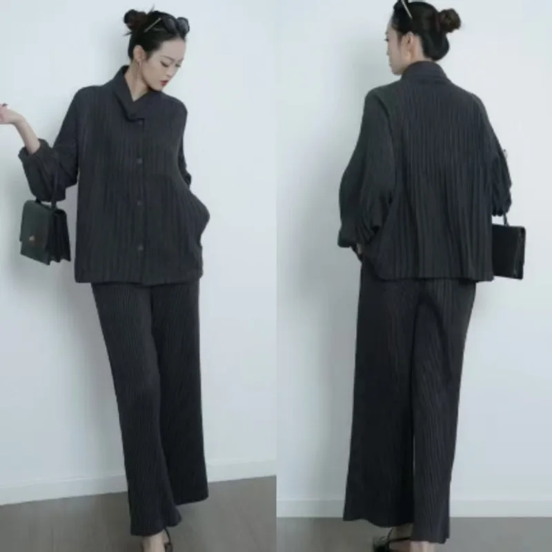 Miyake Pleated Plisse Pants Suit 2025 Autumn New Solid Color Slim Commuter Suit Lapel Single-breasted Jacket + Straight Pants
Miyake Pleated Plisse Pants Suit 2025 Autumn New Solid Color Slim Commuter Suit Lapel Single-breasted Jacket + Straight Pants