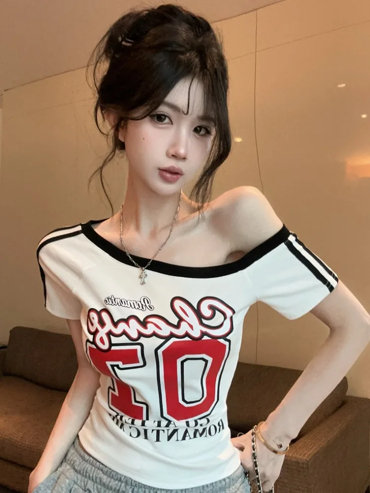 American Retro Print Shoulder Bared Short Sleeve T Shirt Women Summer Sexy Spicy Slim Fit Slant Shoulder Fashionable Short Top
American Retro Print Shoulder Bared Short Sleeve T Shirt Women Summer Sexy Spicy Slim Fit Slant Shoulder Fashionable Short Top
