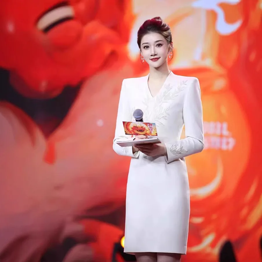 Host Annual Party Evening Dress 2026 New Chinese Style Elegant White Dress
Host Annual Party Evening Dress 2026 New Chinese Style Elegant White Dress
