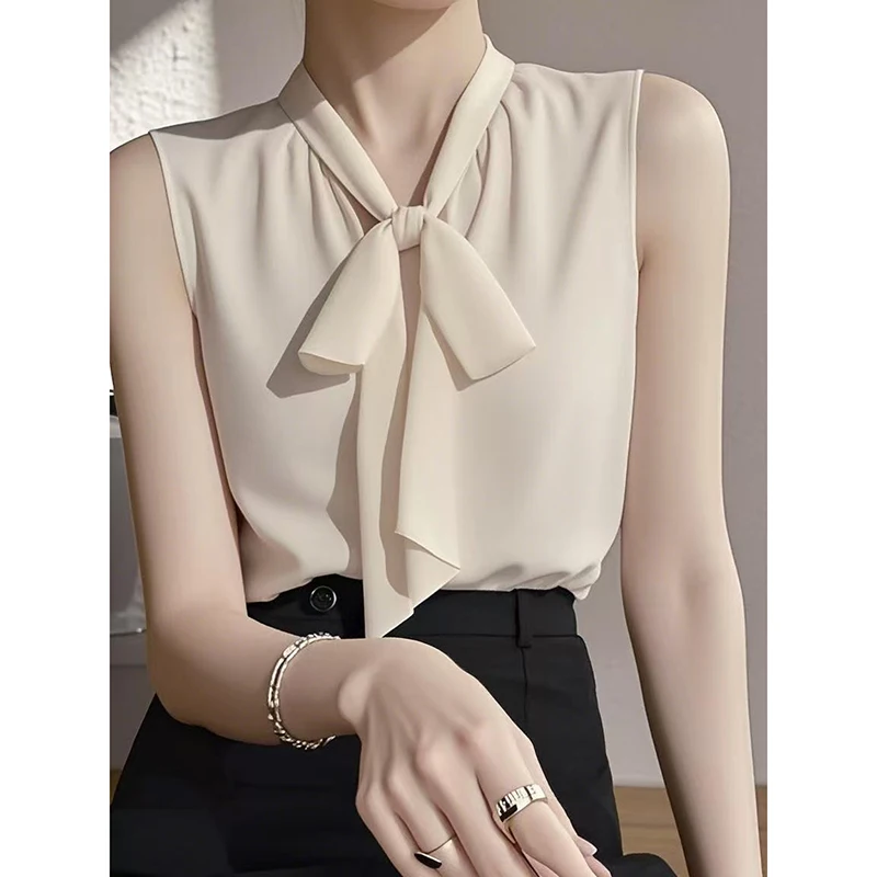 Pure Color Chiffon Svel Hooded irt Knot Design Faion Top Summer Suit Inner Wear Base irt Women 
Pure Color Chiffon Svel Hooded irt Knot Design Faion Top Summer Suit Inner Wear Base irt Women