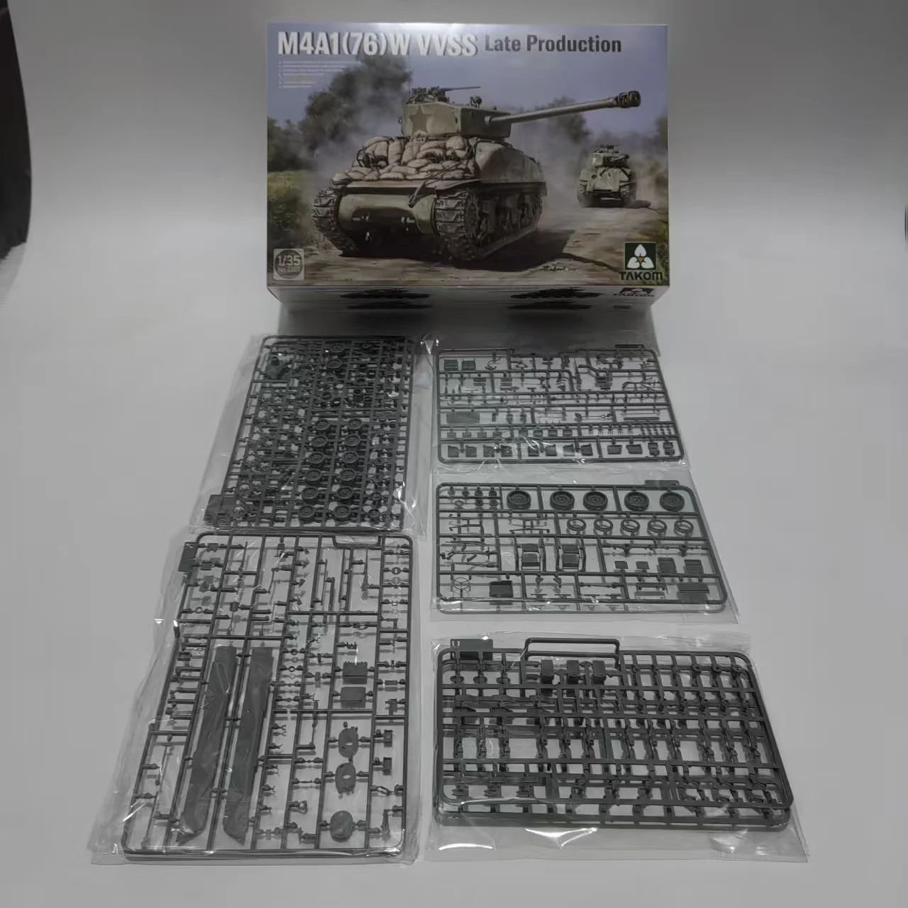 TAKOM 2207 Military Assembly Model Kit 1/35 M4A1 76(W) VVSS Late Production Tank
TAKOM 2207 Military Assembly Model Kit 1/35 M4A1 76(W) VVSS Late Production Tank