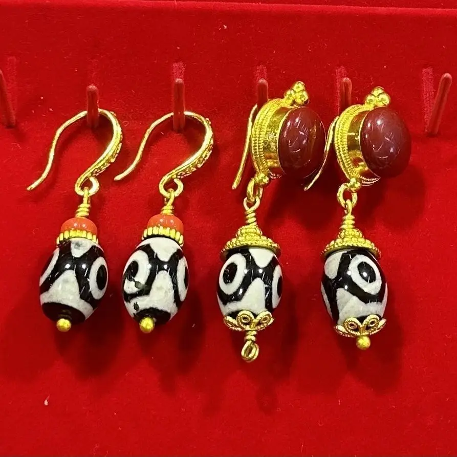 Tibetan fashion ethnic clothing accessories Muor does not fade new dzi bead earrings
Tibetan fashion ethnic clothing accessories Muor does not fade new dzi bead earrings