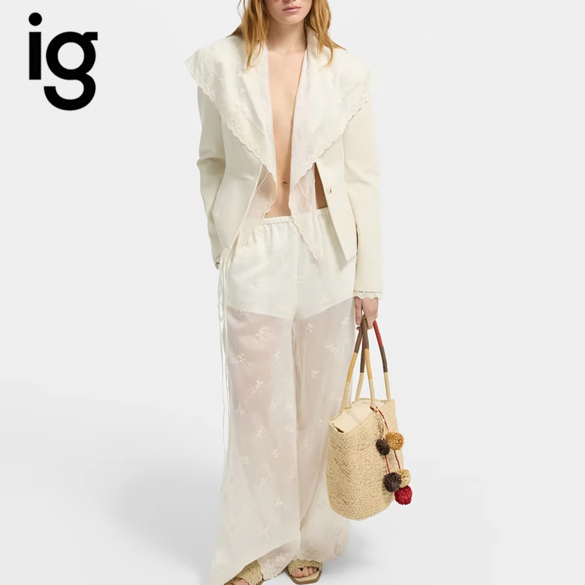 IG 2026 Women's Fitted Waist Blazer Lace Floral Print Scarf Tie Neck Detail Two Button Front Long Sleeve Lace Cuff Slim Short
IG 2026 Women's Fitted Waist Blazer Lace Floral Print Scarf Tie Neck Detail Two Button Front Long Sleeve Lace Cuff Slim Short