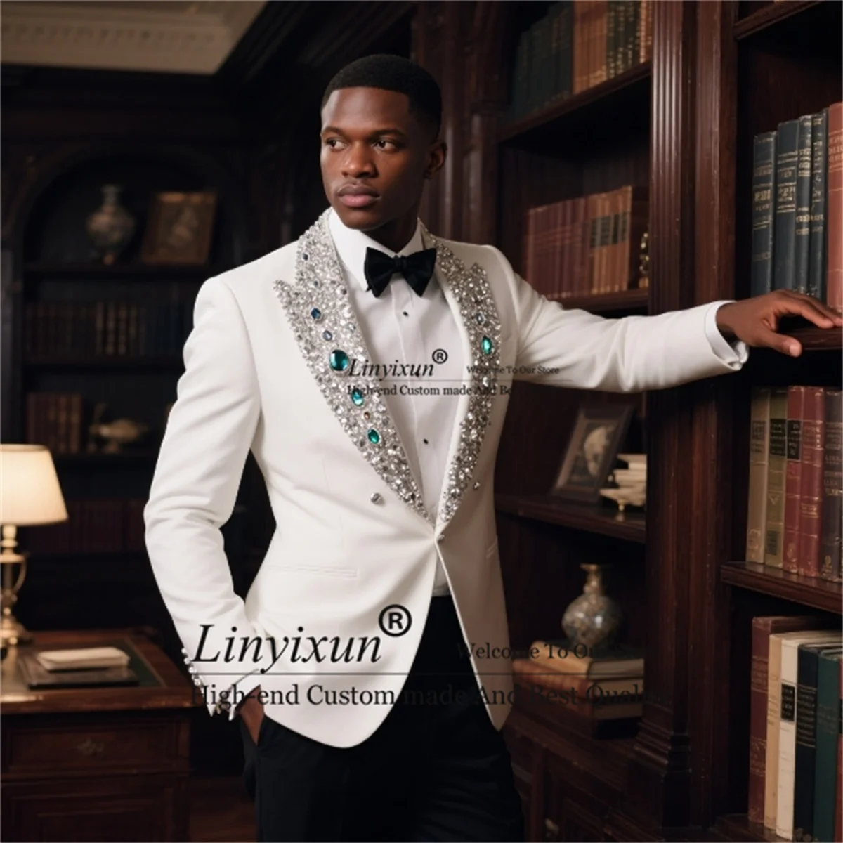 Sparkly Diamond Ornament Lapel Men Suit Customized Slim Wedding Tuxedos 3 Pieces Sets Groom Male Blazers Ropa hombre
Sparkly Diamond Ornament Lapel Men Suit Customized Slim Wedding Tuxedos 3 Pieces Sets Groom Male Blazers Ropa hombre