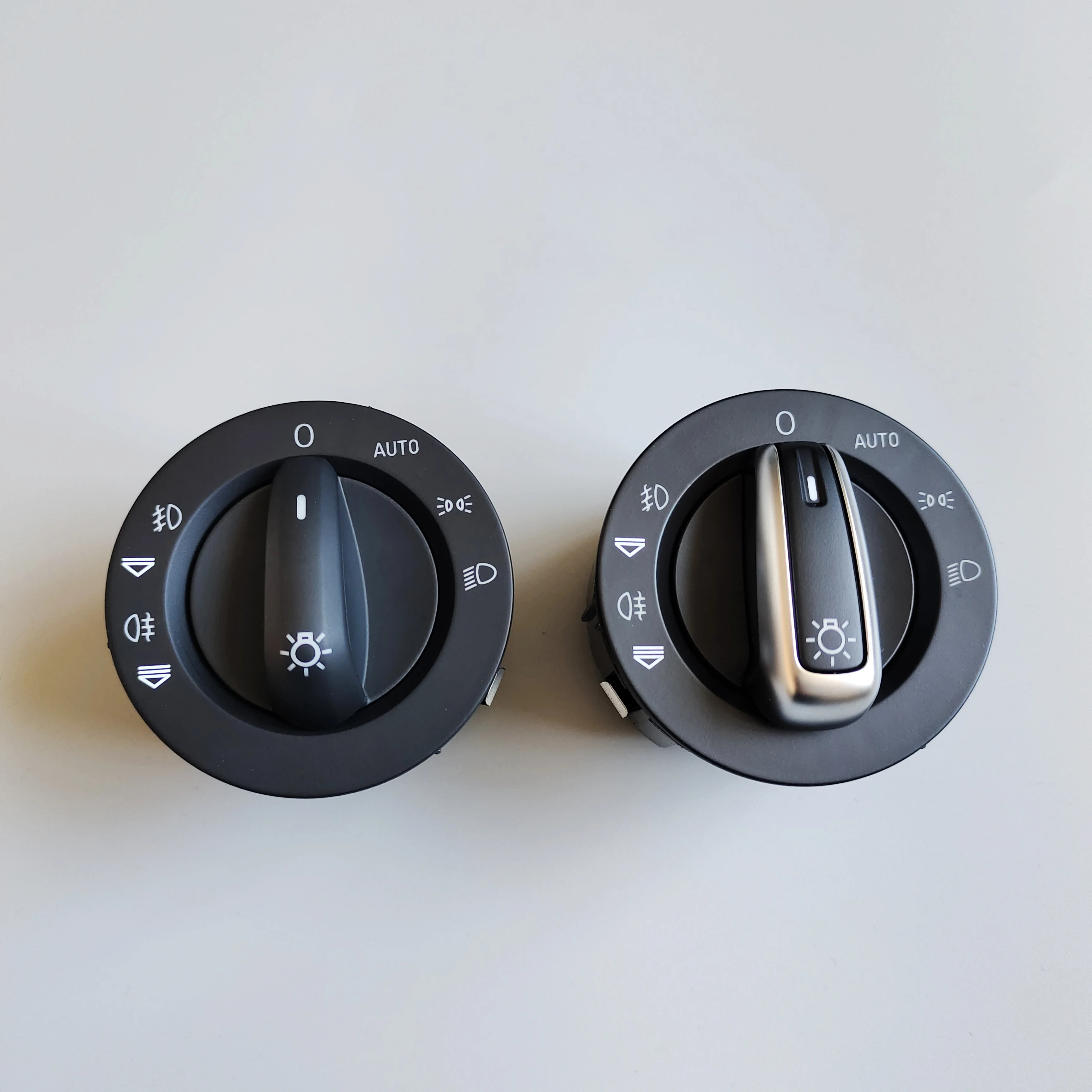 1pcFor Audi 2005-2011 A6L C6 Headlight Switch with Front Fog Light Adjustment Switch
1pcFor Audi 2005-2011 A6L C6 Headlight Switch with Front Fog Light Adjustment Switch