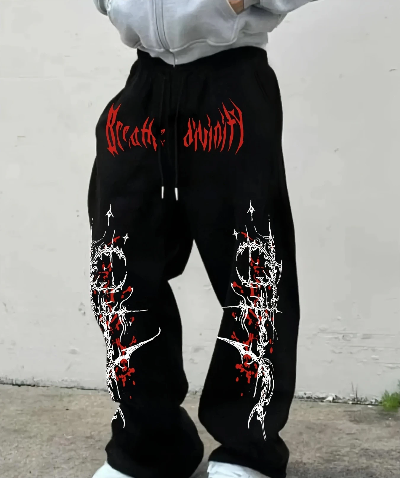 2026 Men's Casual Sports Pants with Gothic Letter Thorn Pattern Print, Wide Drawstring Legs, Loose Fit, Suitable for All Seasons
2026 Men's Casual Sports Pants with Gothic Letter Thorn Pattern Print, Wide Drawstring Legs, Loose Fit, Suitable for All Seasons