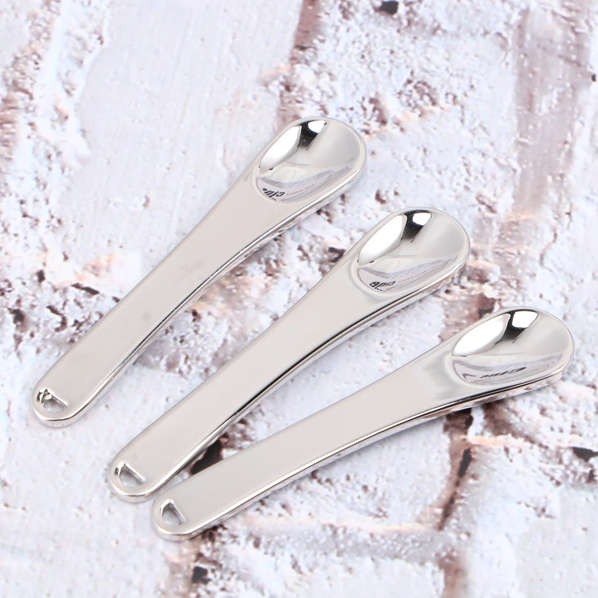 5Pcs Mini Beauty Scoop Durable Metal Makeup Spatula for Lotion Cream Moisturizers Face Mask Skincare Tools Portable Silver
5Pcs Mini Beauty Scoop Durable Metal Makeup Spatula for Lotion Cream Moisturizers Face Mask Skincare Tools Portable Silver