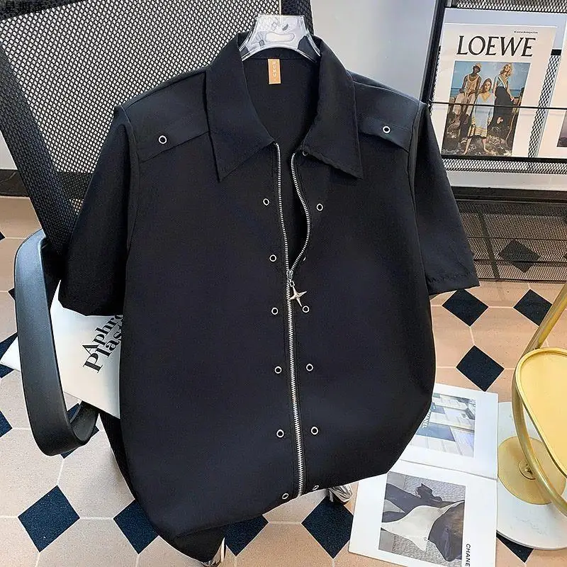 Deconstructed Layered Metal Buckle Design Shoulder Pad Top Men's Summer High-end Handsome No-iron Shirt Short-sleeved
Deconstructed Layered Metal Buckle Design Shoulder Pad Top Men's Summer High-end Handsome No-iron Shirt Short-sleeved