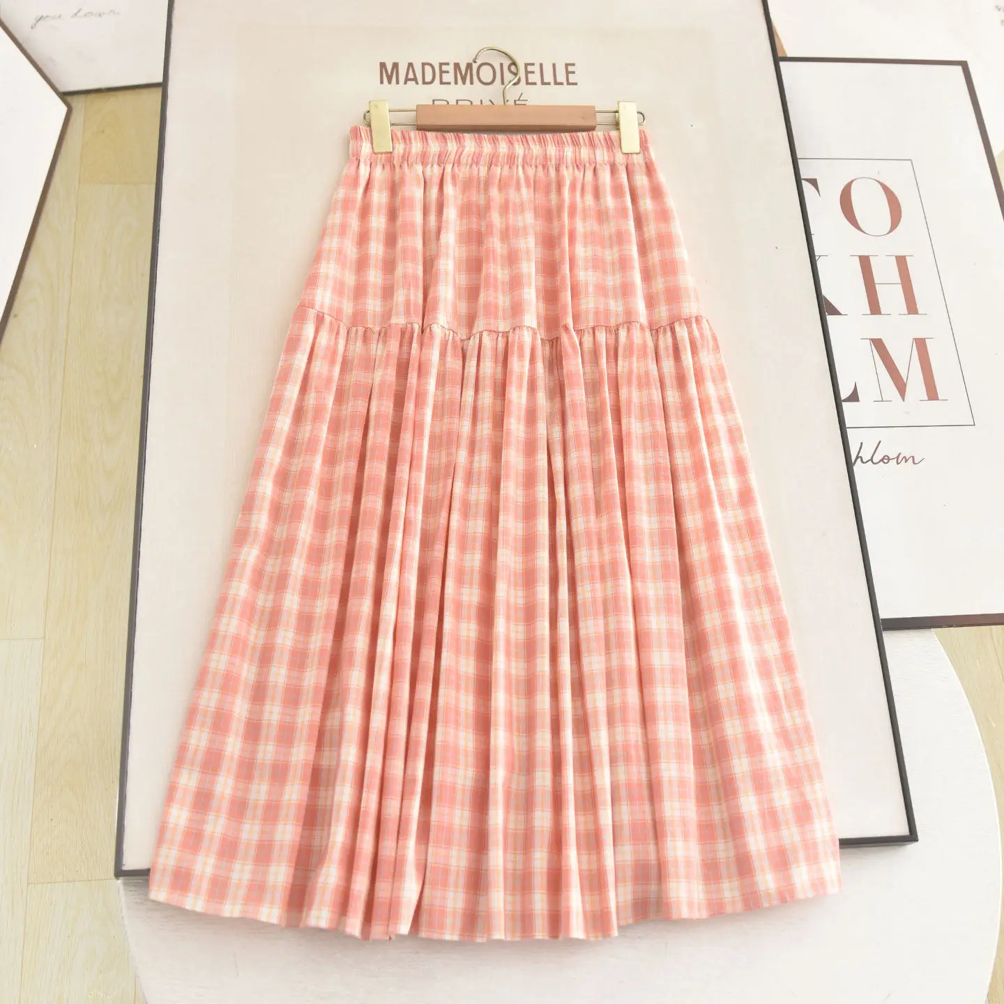 harajuku Pink Orange Plaid Tiered Midi Skirt Elastic Waist Casual A-line Flowy Cotton Skirt For Women Summer Preppy Countryside
harajuku Pink Orange Plaid Tiered Midi Skirt Elastic Waist Casual A-line Flowy Cotton Skirt For Women Summer Preppy Countryside