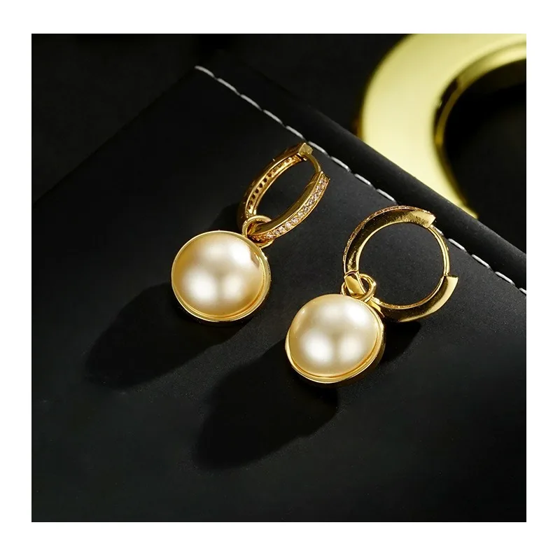 Online Explosion Double-sided Pendant, Ear Buckle Earrings Light Luxury Temperament Versatile Simple Earrings
Online Explosion Double-sided Pendant, Ear Buckle Earrings Light Luxury Temperament Versatile Simple Earrings
