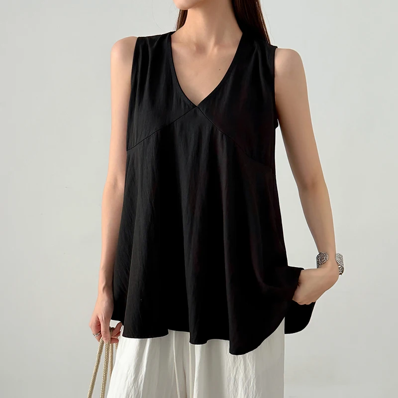 Korean Fashion V-Neck Sleeveless Black Tank Tops Loose Casual Summer Holiday Vest Waistcoat Female
Korean Fashion V-Neck Sleeveless Black Tank Tops Loose Casual Summer Holiday Vest Waistcoat Female