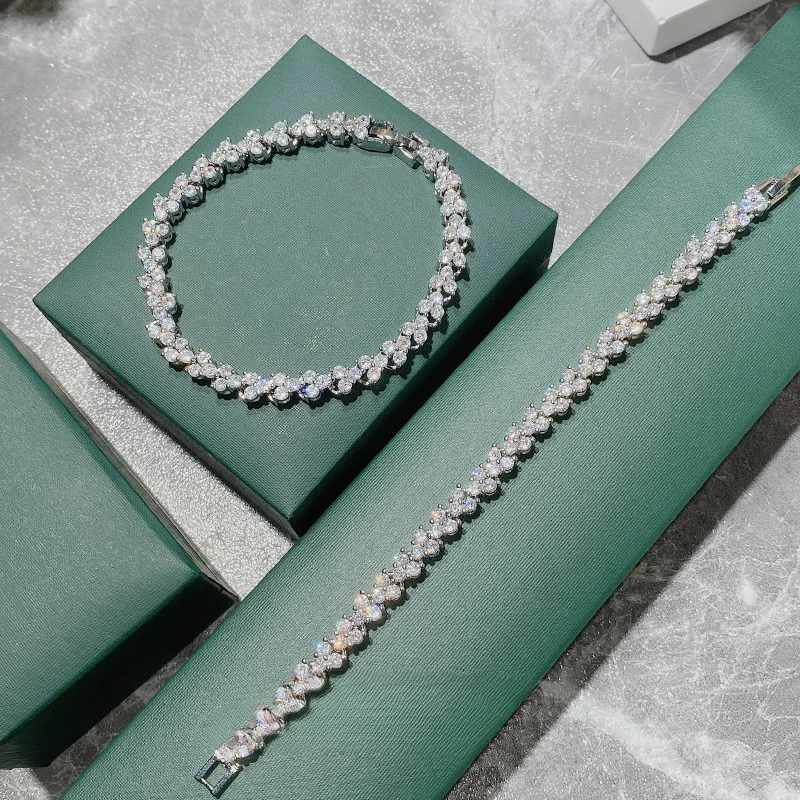 MDLFES Moissanite style Classic delicate bracelet gold-plated micro-set zirconia simple versatile sweet cool necklace
MDLFES Moissanite style Classic delicate bracelet gold-plated micro-set zirconia simple versatile sweet cool necklace