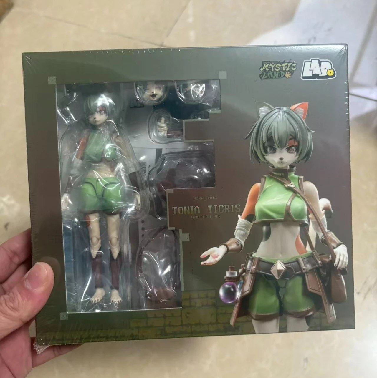 LADoTOYS Magic Continent Tonya 1/12 Herbalist Adventure Team Action Figure Fox Girl
LADoTOYS Magic Continent Tonya 1/12 Herbalist Adventure Team Action Figure Fox Girl