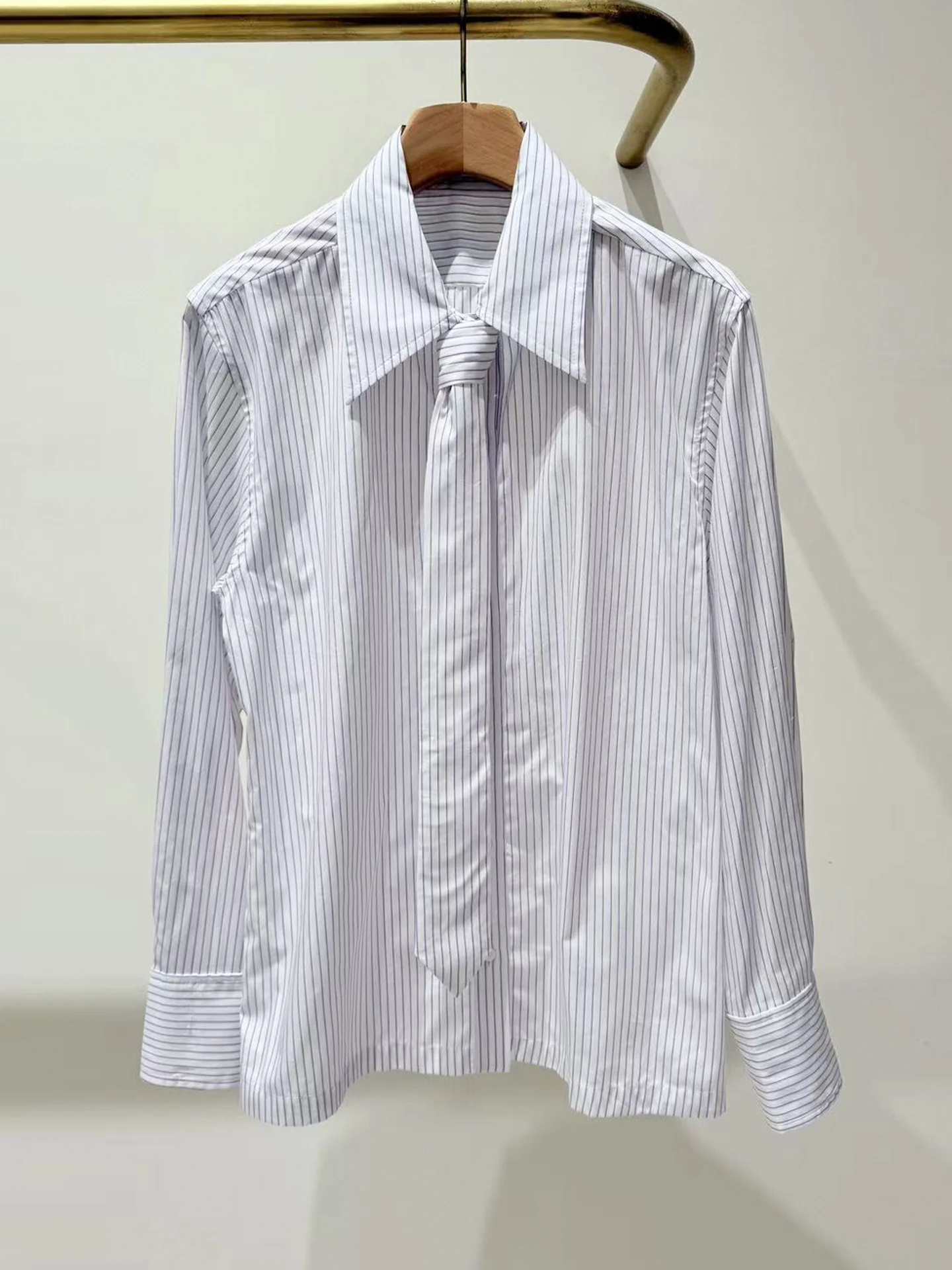 Женская повседневная свободная блузка в полоску S Home Nan You High End с завязками, модная, универсальная, осенняя новинка
Женская повседневная свободная блузка в полоску S Home Nan You High End с завязками, модная, универсальная, осенняя новинка