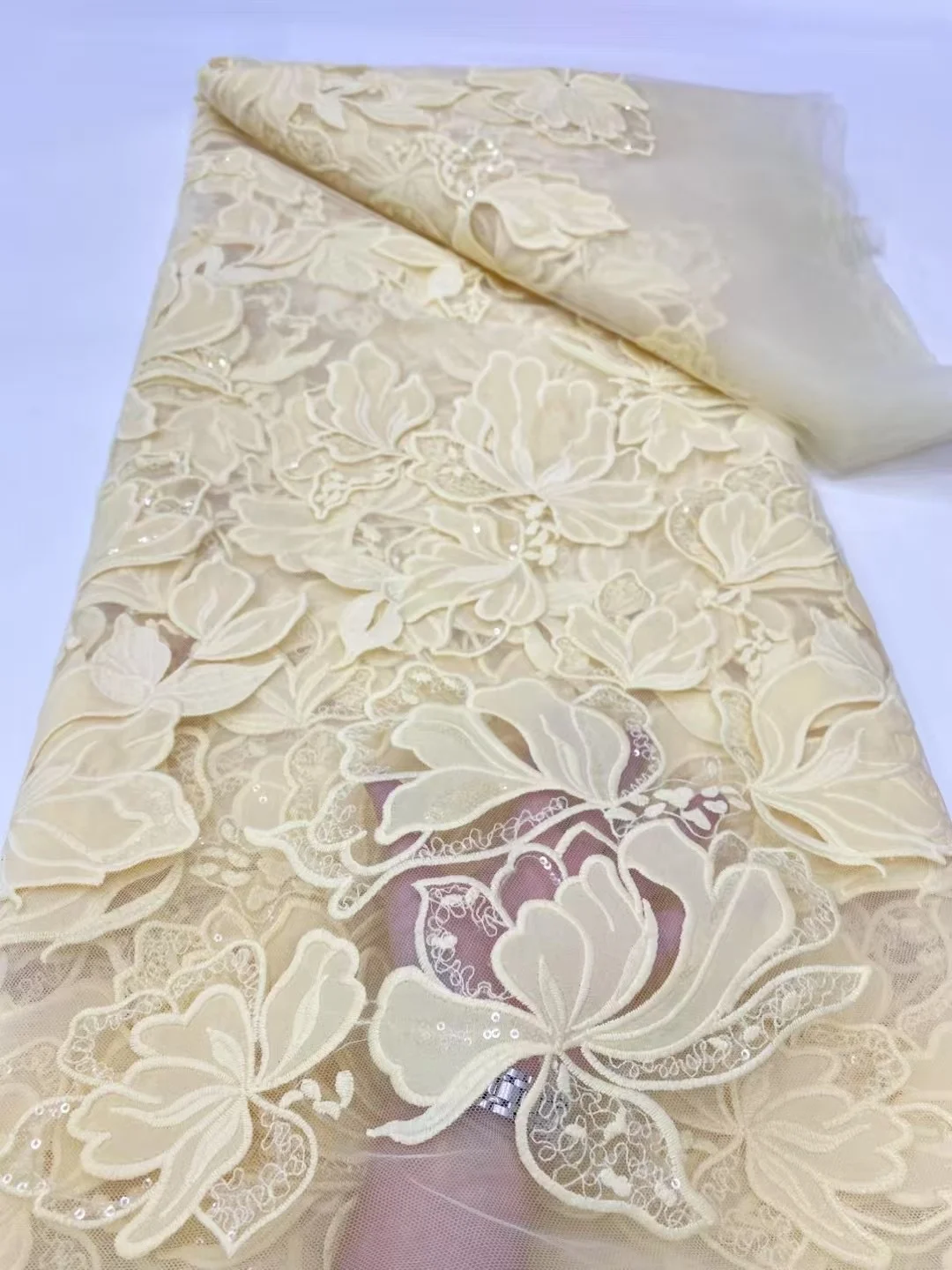 2025 Новая африканская нигерийская кружевная ткань высокого качества с вышивкой из тюля для свадебных платьев, элегантный материал свадебного платья, 5 ярдов 
2025 Новая африканская нигерийская кружевная ткань высокого качества с вышивкой из тюля для свадебных платьев, элегантный материал свадебного платья, 5 ярдов