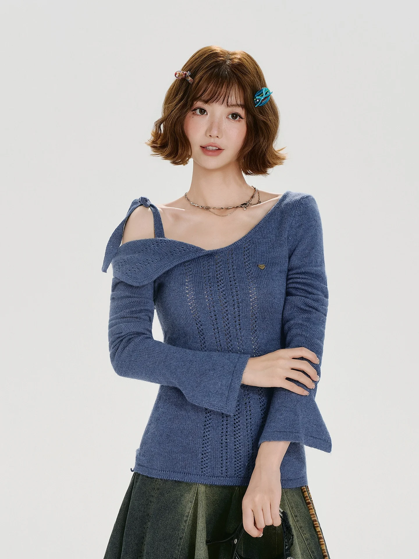 Женский свитер в американском ретро-стиле, вязаный, с длинными рукавами, облегающий, осенний, новый дизайн, модный топ
Женский свитер в американском ретро-стиле, вязаный, с длинными рукавами, облегающий, осенний, новый дизайн, модный топ