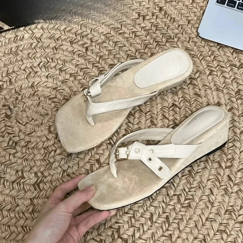 Summer Belt Buckle Wedge Flip Flops Women Round Toe Clip Toe Outside Wear Beach Shoes
Summer Belt Buckle Wedge Flip Flops Women Round Toe Clip Toe Outside Wear Beach Shoes