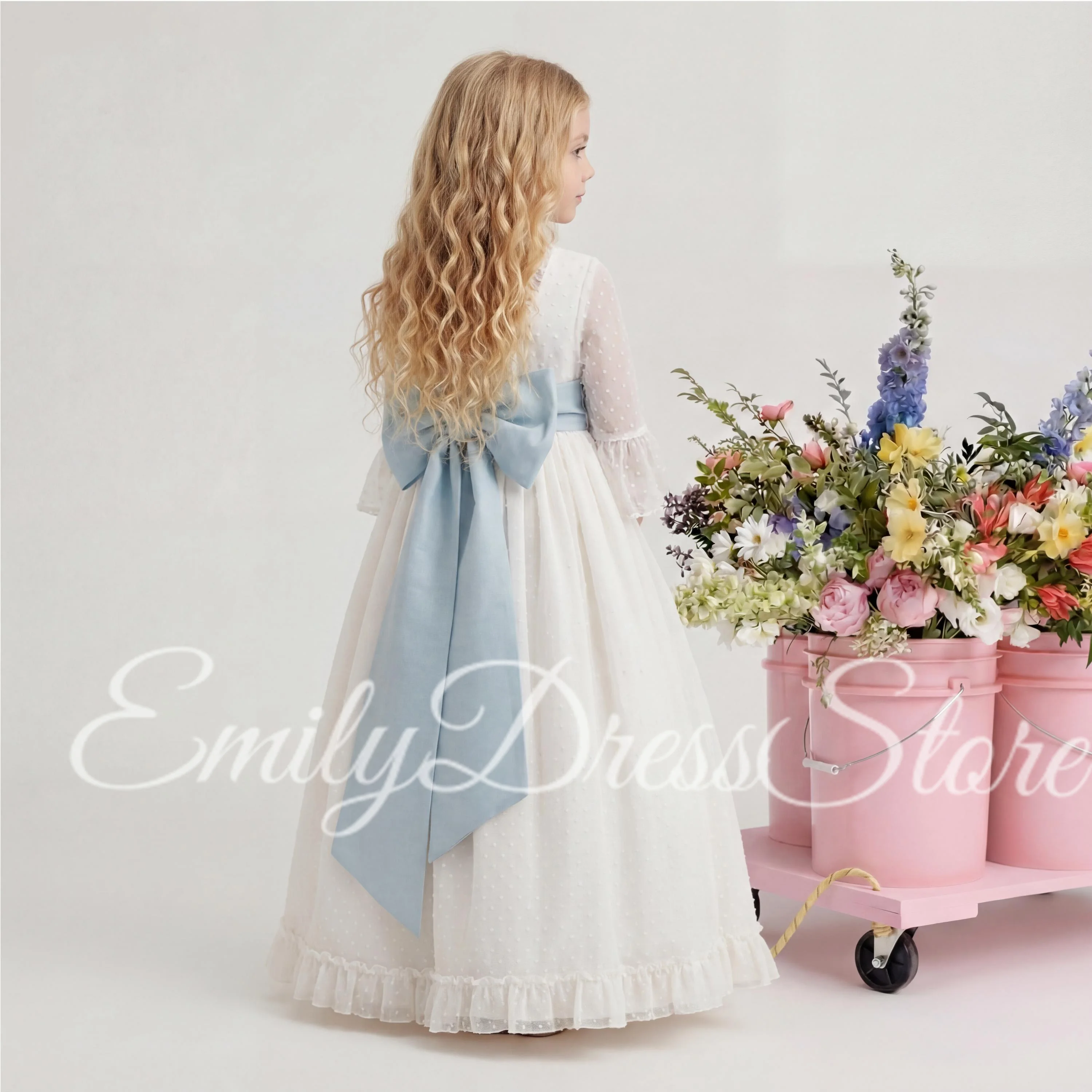 Customized Ivory Flower Girl Dress For Wedding 3/4 Sleeves Puffy Tulle Lace Princess Kids Birthday First Communion Ball Gown
Customized Ivory Flower Girl Dress For Wedding 3/4 Sleeves Puffy Tulle Lace Princess Kids Birthday First Communion Ball Gown