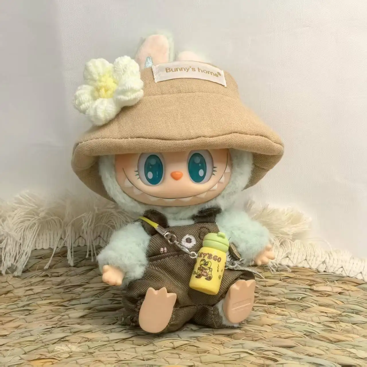 15cm/17cm Labubu I II Doll Costume Cute Flower Dress Up Doll Costume Sitting Party Dog Repair Strap Pants Set Plush Doll Set
15cm/17cm Labubu I II Doll Costume Cute Flower Dress Up Doll Costume Sitting Party Dog Repair Strap Pants Set Plush Doll Set