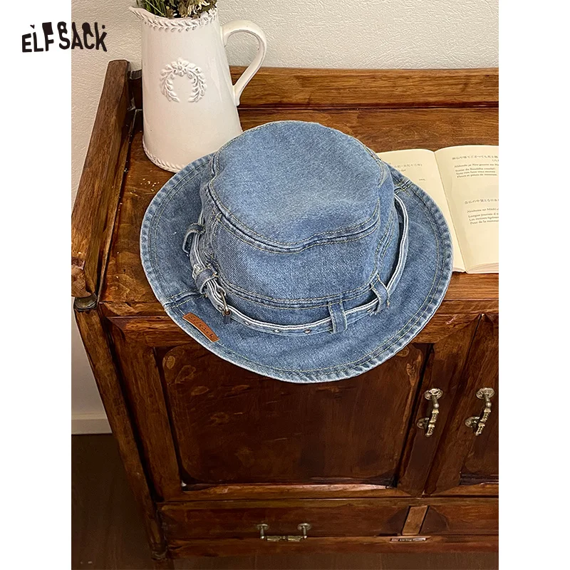 ELFSACK 2025 Autumn New Arrival Streetwear Denim Tie-Up Design Hat For Woman
ELFSACK 2025 Autumn New Arrival Streetwear Denim Tie-Up Design Hat For Woman