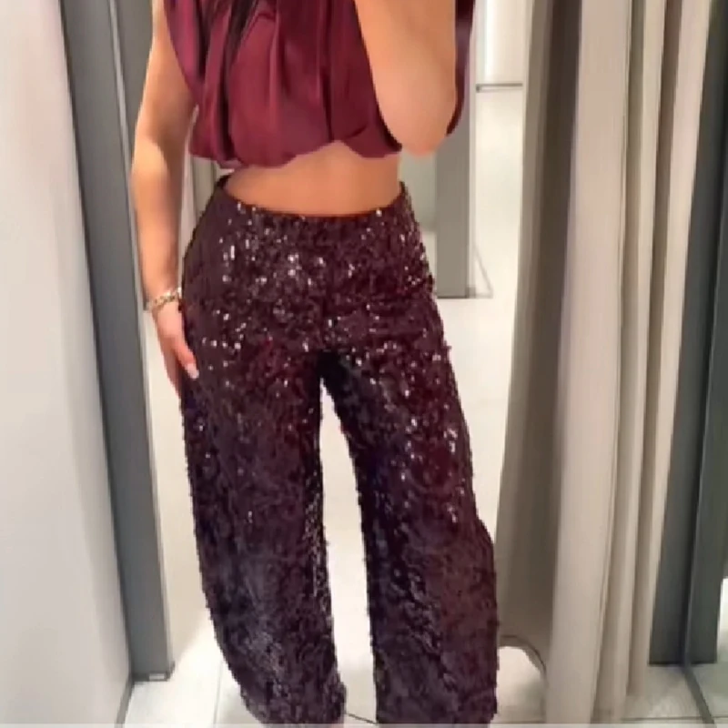 Women's Shinny Sequins Top Pant Furry Hem Sleeveless Halter Vest Low Waist Loose Trousers 2025 Nwe Lady Fashion Party Streetwear
Women's Shinny Sequins Top Pant Furry Hem Sleeveless Halter Vest Low Waist Loose Trousers 2025 Nwe Lady Fashion Party Streetwear