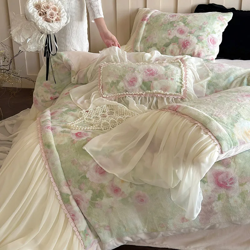 Four-piece French oil painting style geometric pattern printing and dyeing autumn and winter warm milk bedding green household
Four-piece French oil painting style geometric pattern printing and dyeing autumn and winter warm milk bedding green household