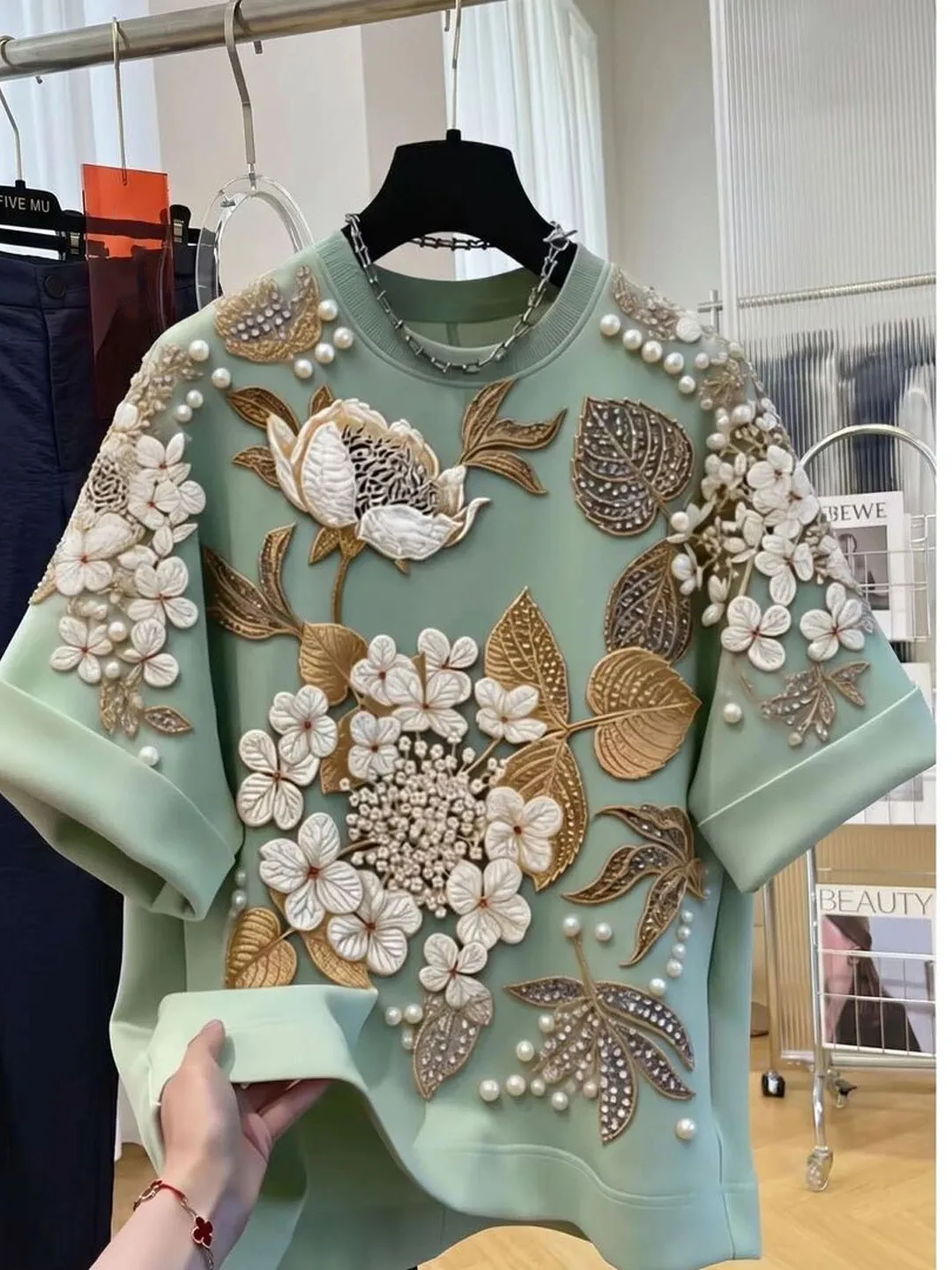 Fashionable Floral Printed Beaded T-Shirt Women's Korean Style Casual Summer Top Glowing Pearl round Neck Short Sleeve Tee
Fashionable Floral Printed Beaded T-Shirt Women's Korean Style Casual Summer Top Glowing Pearl round Neck Short Sleeve Tee