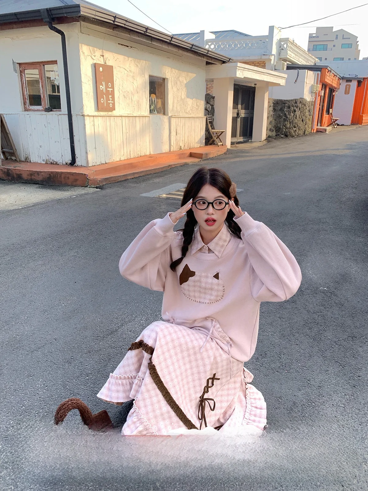 Очаровательный комплект из розовой головы и клетчатая юбка, милый комплект из полиэфирного волокна, зимняя коллекция, женская мода
Очаровательный комплект из розовой головы и клетчатая юбка, милый комплект из полиэфирного волокна, зимняя коллекция, женская мода