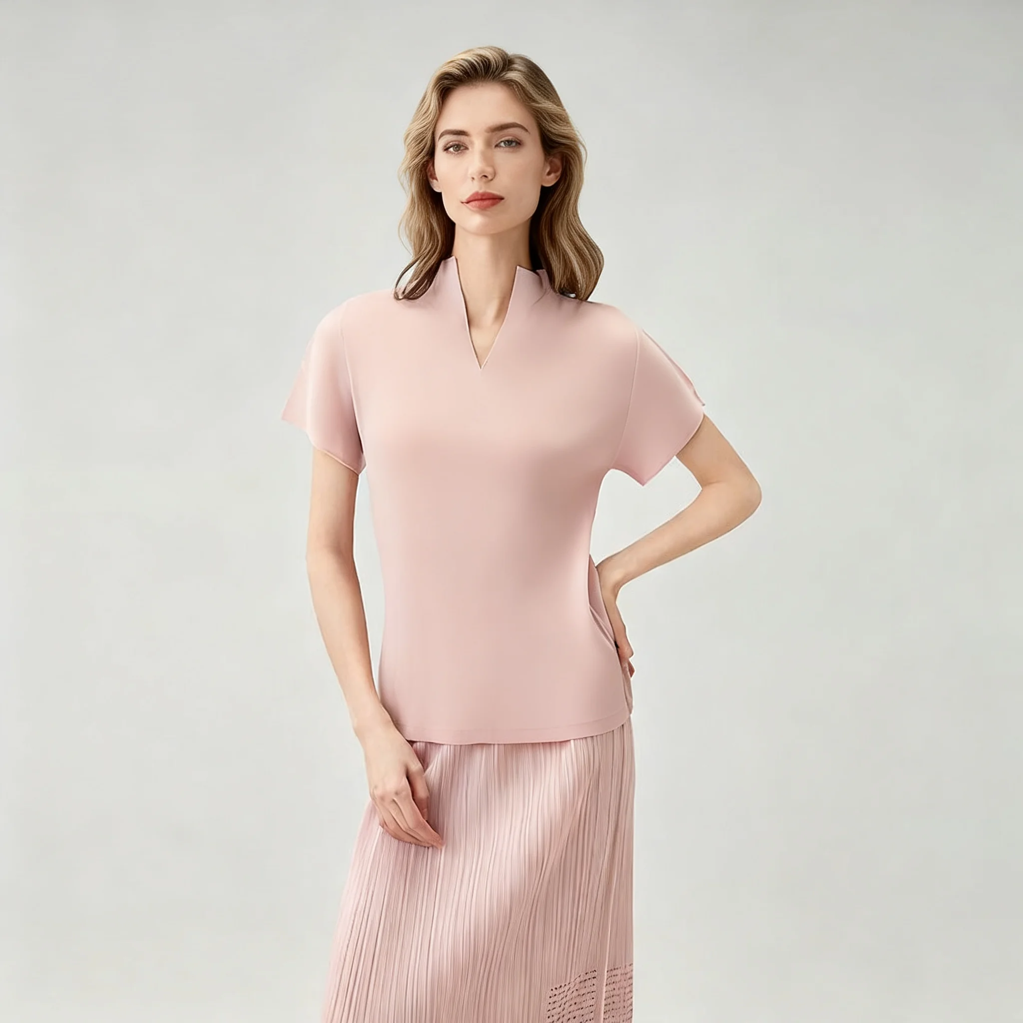 Miyake Pleated Short Sleeved T-shirt for Women 2026 Summer New Fashionable V-neck Versatile Slim Fit Temperament Top
Miyake Pleated Short Sleeved T-shirt for Women 2026 Summer New Fashionable V-neck Versatile Slim Fit Temperament Top