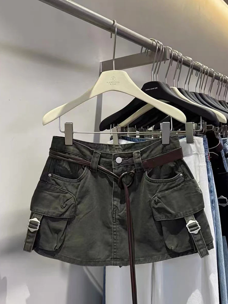 South Korea 2025 summer high waist slimming bag buttocks spicy girl short skirt workwear pocket A-line half body shorts skirt
South Korea 2025 summer high waist slimming bag buttocks spicy girl short skirt workwear pocket A-line half body shorts skirt