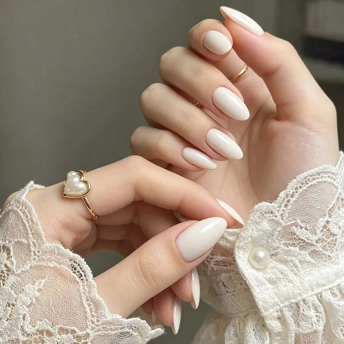Short Almond Press On Nails, Cream White Solid Color Fake Nails, Glossy Minimalist Glue On Nails, Elegant Nude False Nails for Daily Wear
Short Almond Press On Nails, Cream White Solid Color Fake Nails, Glossy Minimalist Glue On Nails, Elegant Nude False Nails for Daily Wear