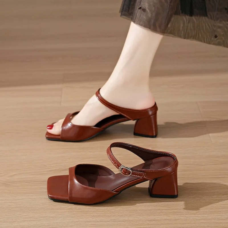 New Arrivaloutwear Belt Buckle Mid-heeled Slippers Summerplus Size Cross-border Square Toe Thick Heel Fashion Sandals for Women
New Arrivaloutwear Belt Buckle Mid-heeled Slippers Summerplus Size Cross-border Square Toe Thick Heel Fashion Sandals for Women