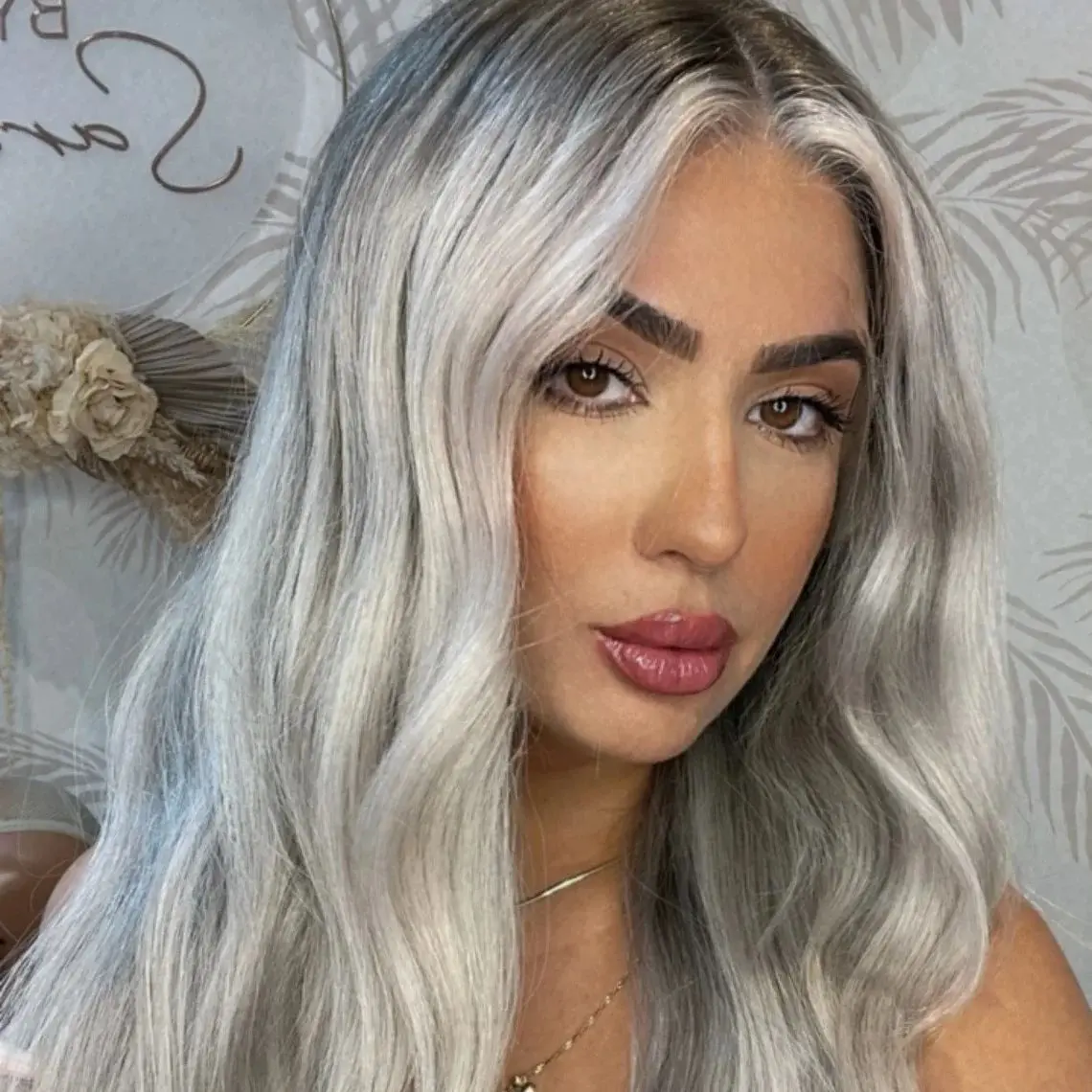 Парик 180% Плотность Ombre Серый Блондин Парик Фронта Шнурка Высокое Качество Длинный Объемный Волнистый Синтетический Парик Для Женщин Повседневная Вечеринка Косплей Использование
Парик 180% Плотность Ombre Серый Блондин Парик Фронта Шнурка Высокое Качество Длинный Объемный Волнистый Синтетический Парик Для Женщин Повседневная Вечеринка Косплей Использование