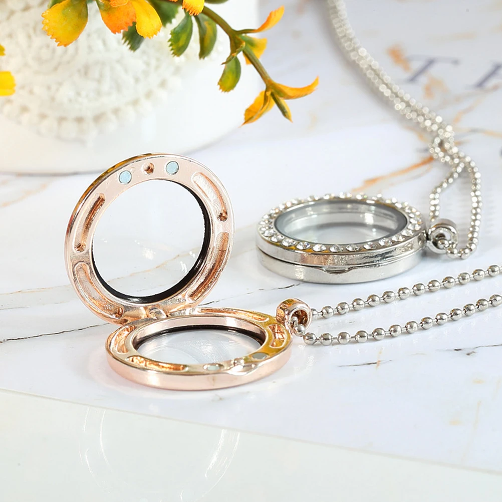 4pcs Photo Frame Necklace Round Alloy Rinestone Inlaid Pendant Picture Frame Photo Holder (Mixed Pattern)
4pcs Photo Frame Necklace Round Alloy Rinestone Inlaid Pendant Picture Frame Photo Holder (Mixed Pattern)