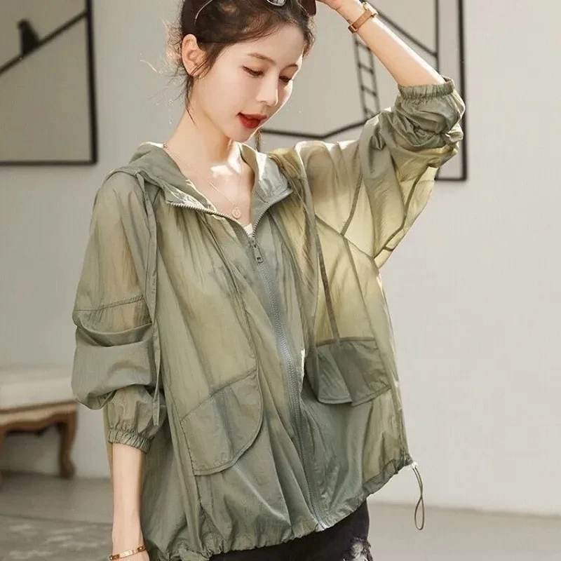 2025 Summer New Sunscreen clothing Women's Short Lightweight Breathable Zipper Jacket Loose Hooded Sunscreen Clothes Cardigan
2025 Summer New Sunscreen clothing Women's Short Lightweight Breathable Zipper Jacket Loose Hooded Sunscreen Clothes Cardigan