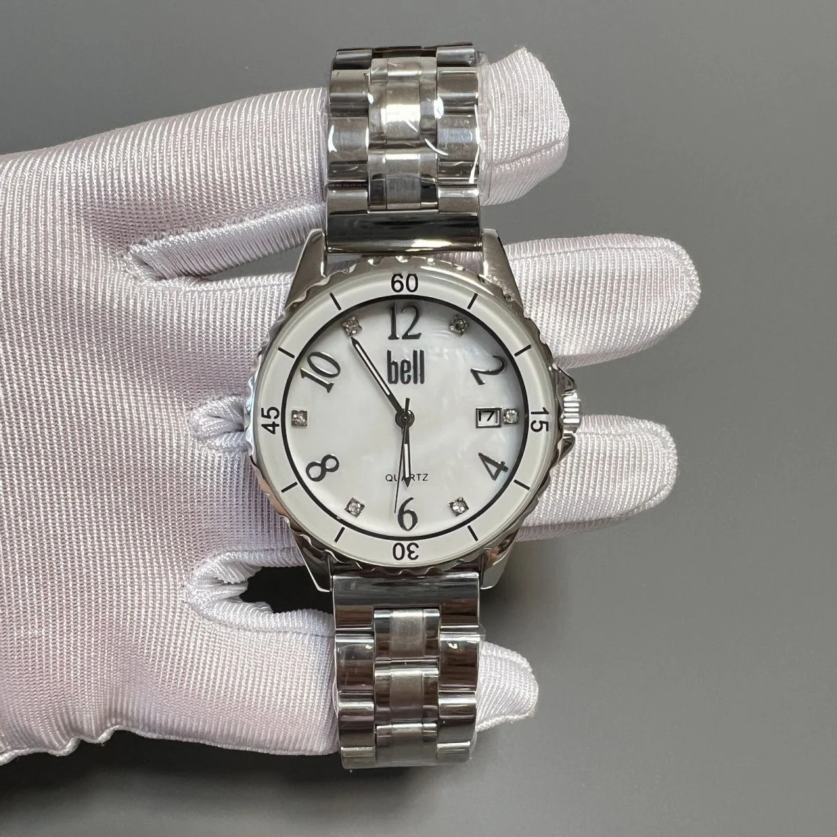 Luxury Diamond Fritillary Plate Quartz Women's Watch Fashion Ceramic White Plate Steel Belt Calendar Tide
Luxury Diamond Fritillary Plate Quartz Women's Watch Fashion Ceramic White Plate Steel Belt Calendar Tide