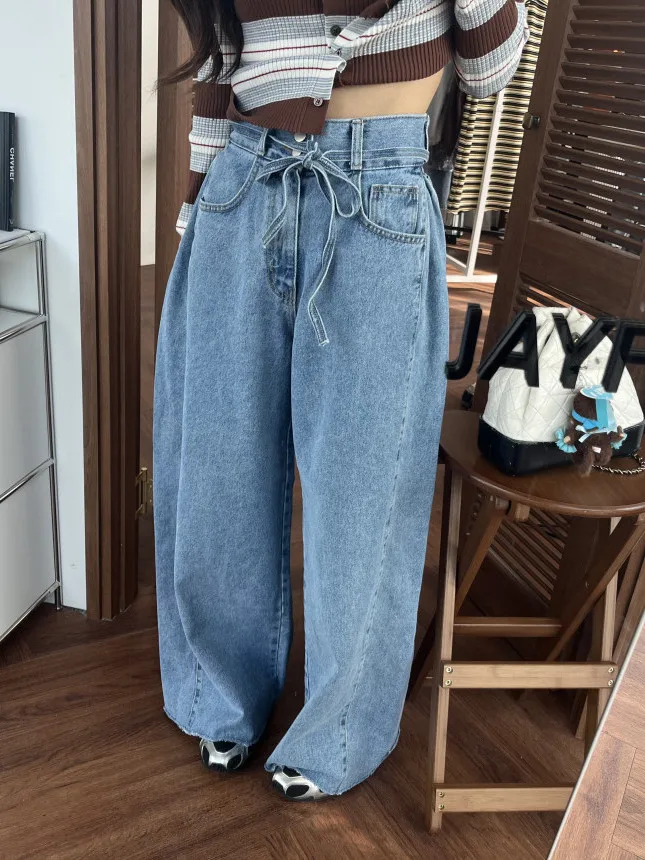 High Waist Denim Jeans Women's Loose Slimming Two Button Pred Line Frayed Hem Wide Leg Casual Long Pants
High Waist Denim Jeans Women's Loose Slimming Two Button Pred Line Frayed Hem Wide Leg Casual Long Pants