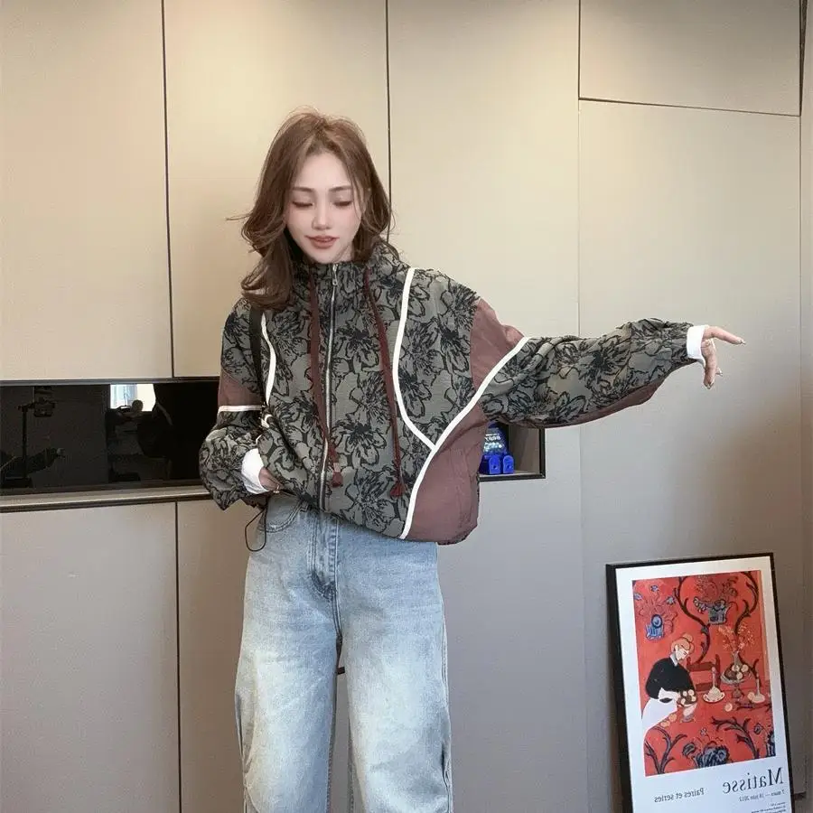 Бейсбольные куртки с капюшоном, женские осенние тренировочные лоскутные академии, карманы контрастного цвета, модные университетские функции, воротник-стойка, консервативный стиль
Бейсбольные куртки с капюшоном, женские осенние тренировочные лоскутные академии, карманы контрастного цвета, модные университетские функции, воротник-стойка, консервативный стиль