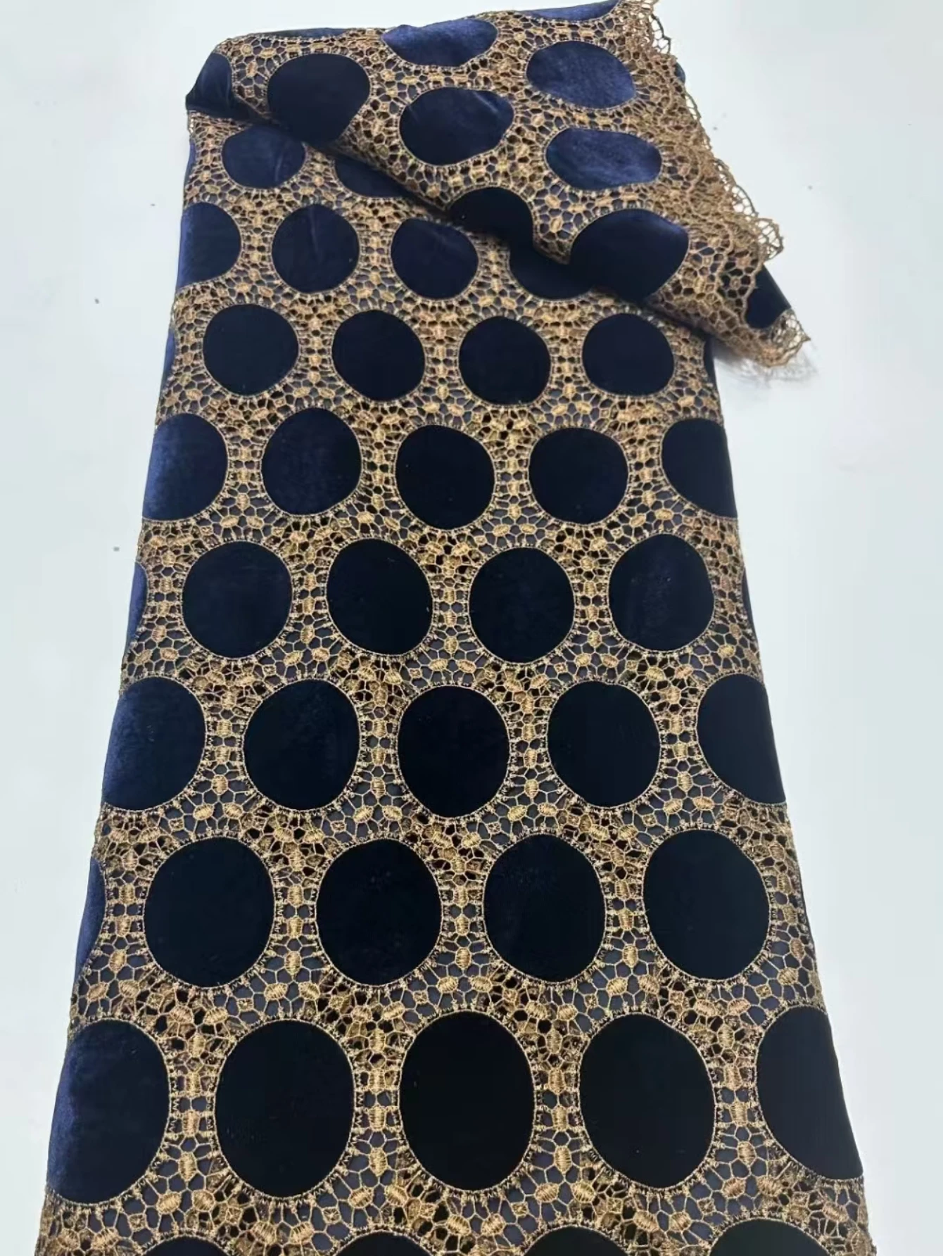 Circle Shape Velvet Lace Black Laser Cutting Embroidered Milk Silk Fabric For Women Wedding Dress Clothing Decration 5y
Circle Shape Velvet Lace Black Laser Cutting Embroidered Milk Silk Fabric For Women Wedding Dress Clothing Decration 5y