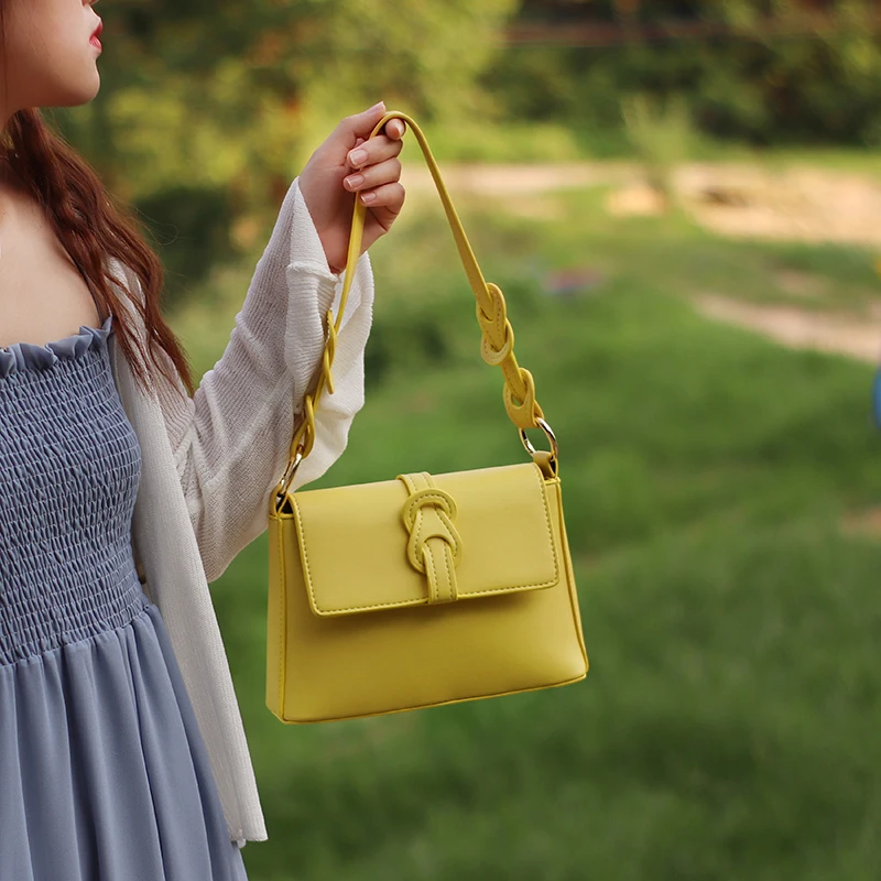 Fashionable Horizontal Square Single Shoulder Women's Bag Original Design, High-end Sense, Single Shoulder Crossbody Bag Trendy
Fashionable Horizontal Square Single Shoulder Women's Bag Original Design, High-end Sense, Single Shoulder Crossbody Bag Trendy