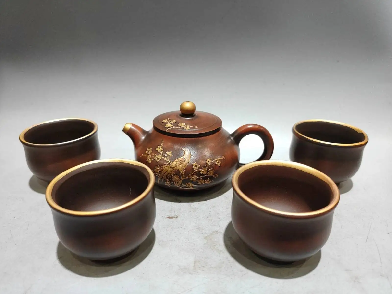 China Yi Xing Zisha Clay Handmade Exquisite Teapot
China Yi Xing Zisha Clay Handmade Exquisite Teapot