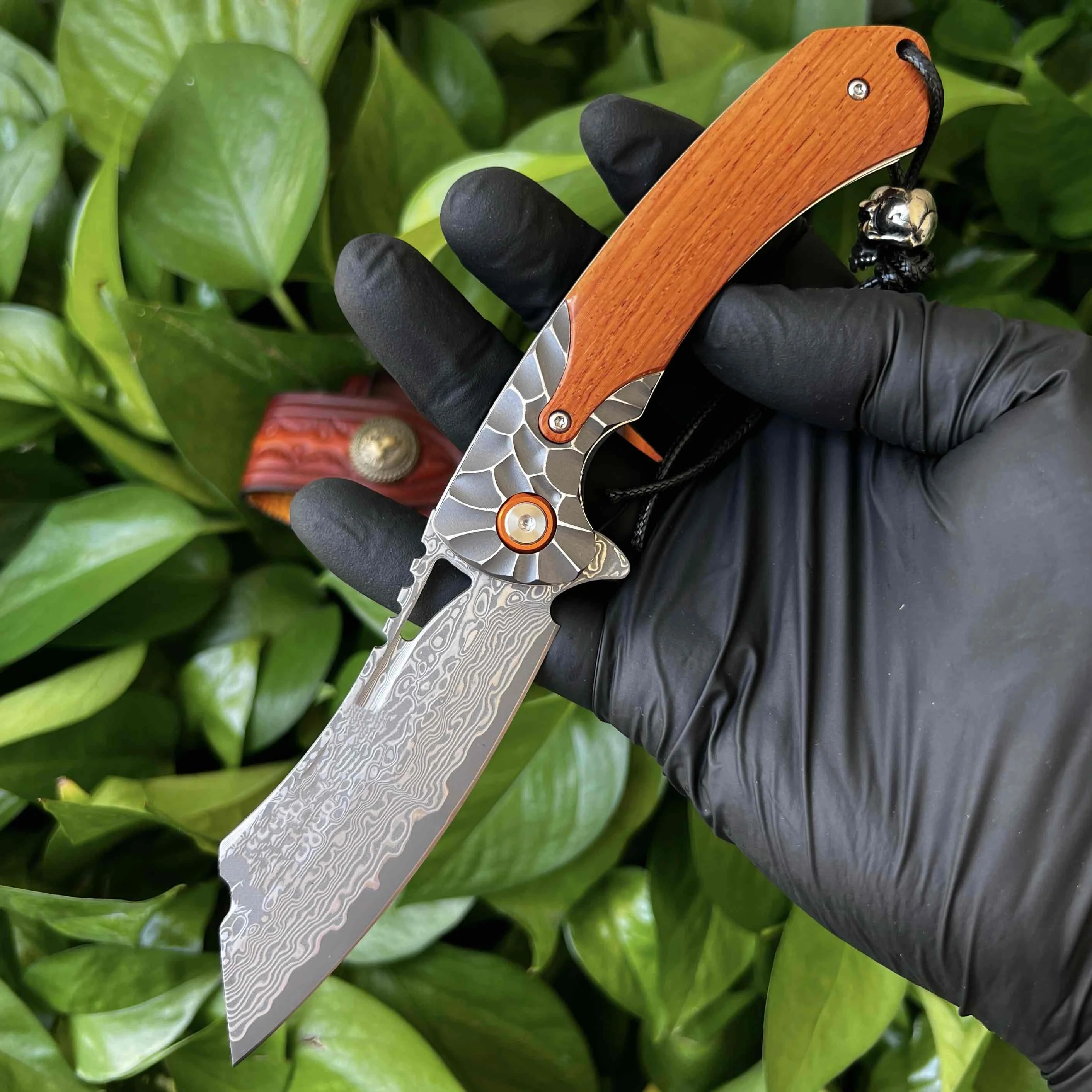 Yunyi imported Damascus steel folding knife with height, hardness, sharpness, outdoor survival, self-defense, portable tool
Yunyi imported Damascus steel folding knife with height, hardness, sharpness, outdoor survival, self-defense, portable tool