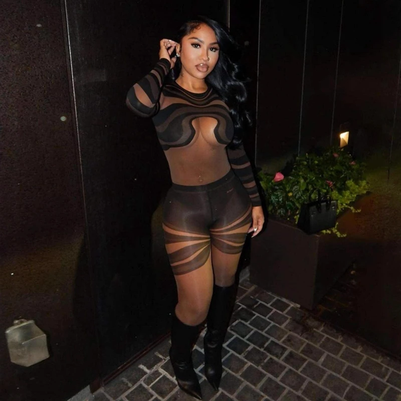 Stylish Lady Black Mesh Striped Printed Jumpsuits 2025 Autumn Women Long Sleeve O Neck See Through Sexy Club Party Overalls
Stylish Lady Black Mesh Striped Printed Jumpsuits 2025 Autumn Women Long Sleeve O Neck See Through Sexy Club Party Overalls