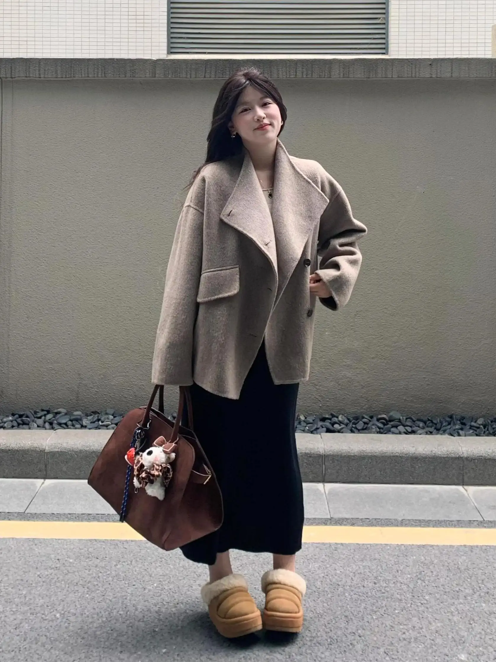 Шерстяное пальто Ele ort для женщин, зимнее, больших размеров, свободного кроя, вязаное, повседневное, винтажное, с пуговицами, асимметричное
Шерстяное пальто Ele ort для женщин, зимнее, больших размеров, свободного кроя, вязаное, повседневное, винтажное, с пуговицами, асимметричное