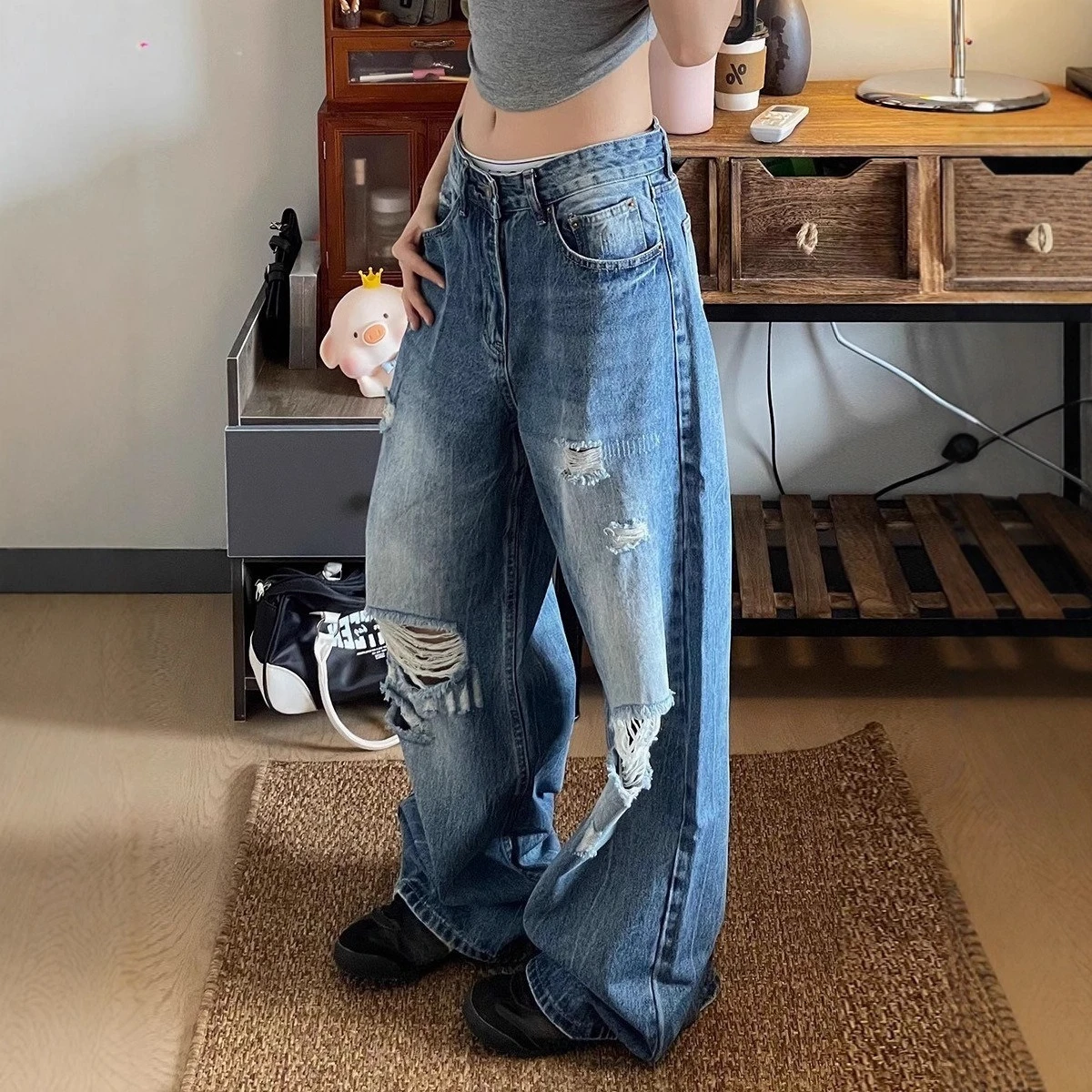 2026 Grunge Dirty Washed Blue Old Baggy Stacked Ripped Jeans Pants For Women Clothing Wide Leg Punk Lady Denim Trousers
2026 Grunge Dirty Washed Blue Old Baggy Stacked Ripped Jeans Pants For Women Clothing Wide Leg Punk Lady Denim Trousers