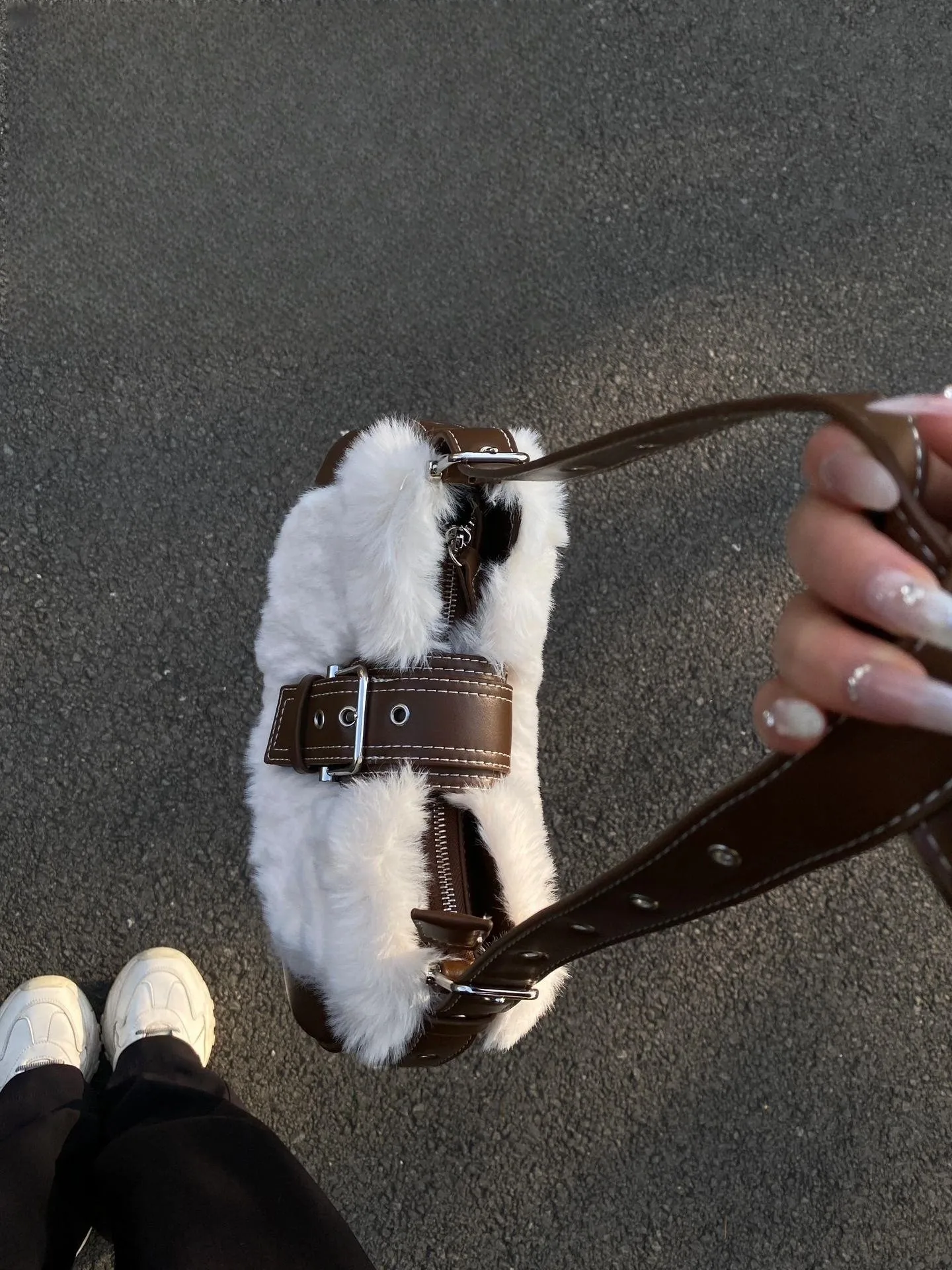 Sweet Cool Spicy Girl Lamb Fur Underarm Bag Women's 2025 New Spliced Plu oulder Crossbody Bag Retro Sle Single oulder...
Sweet Cool Spicy Girl Lamb Fur Underarm Bag Women's 2025 New Spliced Plu oulder Crossbody Bag Retro Sle Single oulder...