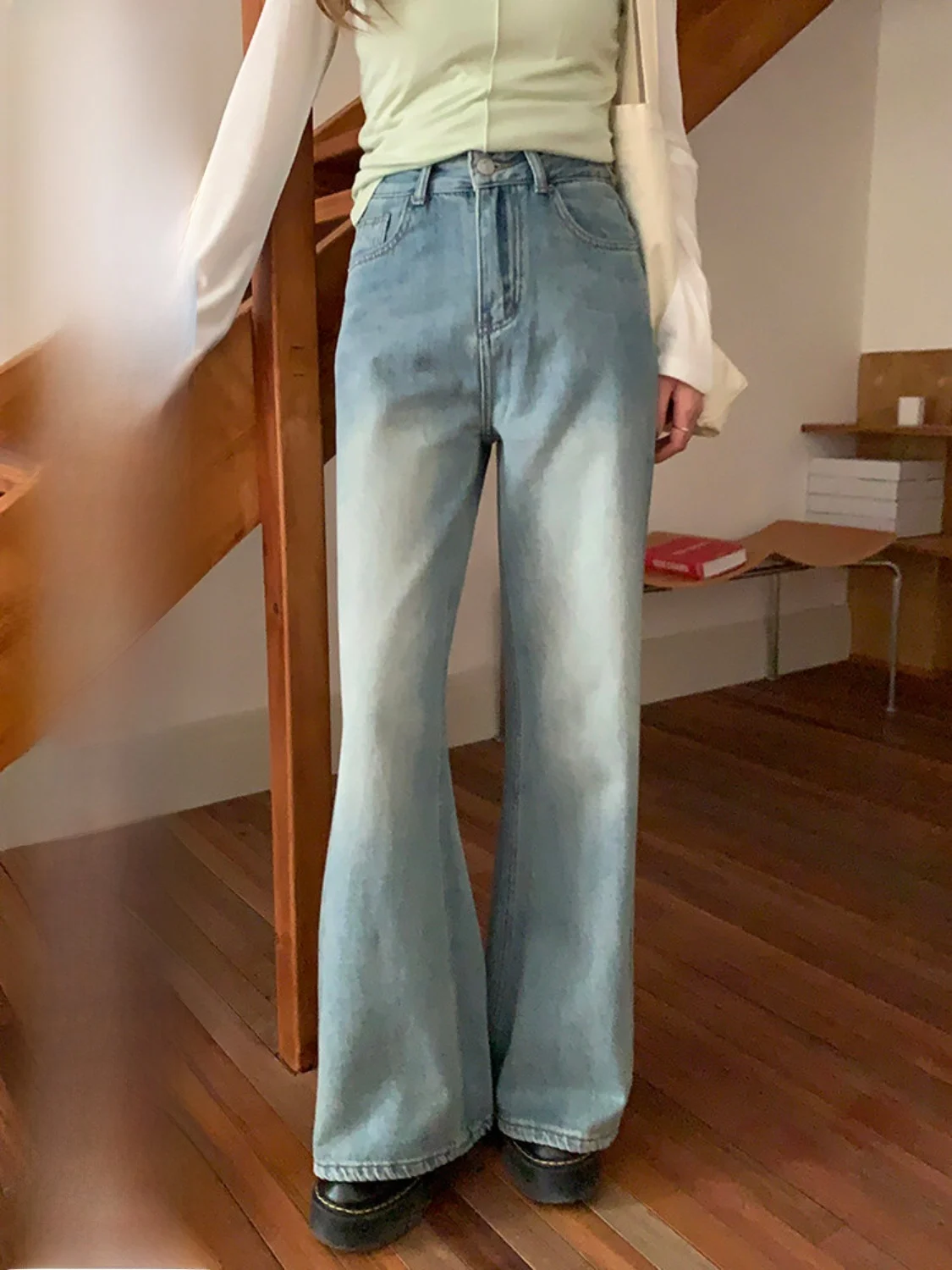 Джинсы с широкими штанинами в стиле ретро, универсальные женские корейские джинсы с высокой талией для похудения, с высокой талией и застежкой-молнией, чистые...
Джинсы с широкими штанинами в стиле ретро, универсальные женские корейские джинсы с высокой талией для похудения, с высокой талией и застежкой-молнией, чистые...