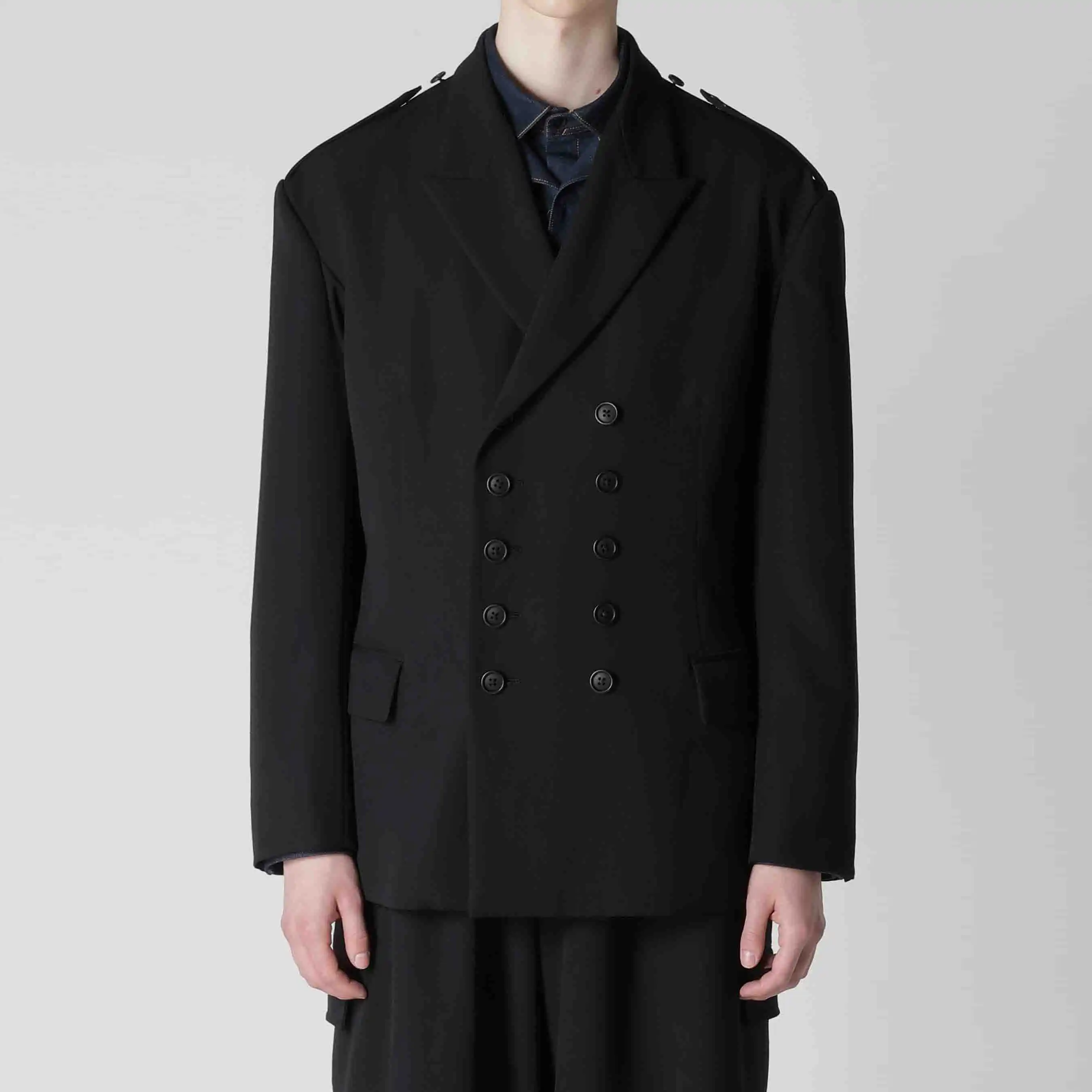 YOJI OOAK original design solid color buckle shoulder patch double row buckle jacket wool casual suit jacket for men
YOJI OOAK original design solid color buckle shoulder patch double row buckle jacket wool casual suit jacket for men