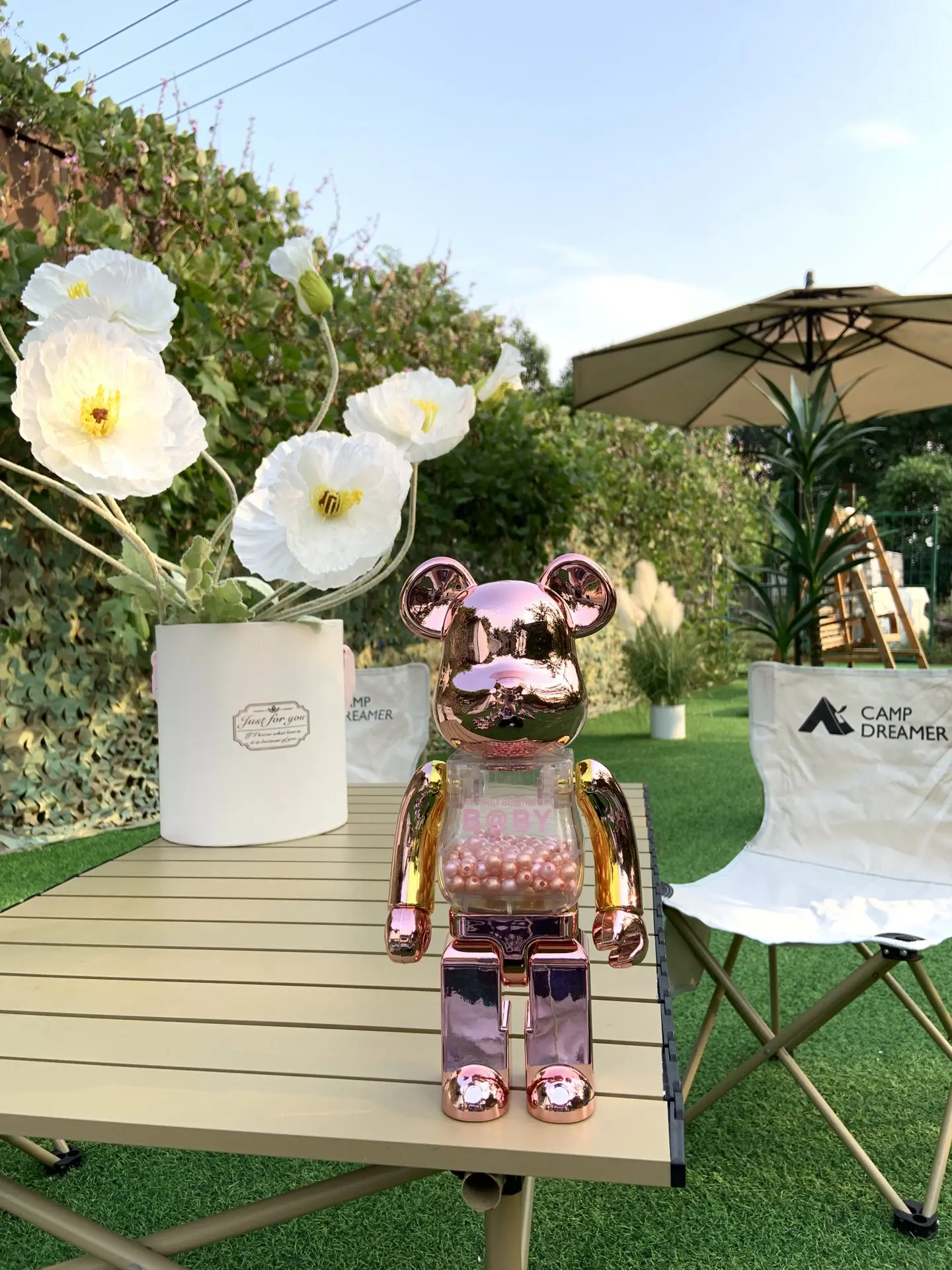 Beabrick 400% Pink And Gold Plating Process 28cm Joint Rotating With Sound ABS Plastic Desktop Ornament Trendy Toy Doll
Beabrick 400% Pink And Gold Plating Process 28cm Joint Rotating With Sound ABS Plastic Desktop Ornament Trendy Toy Doll